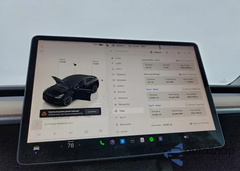 2022 Tesla Model Y z USA, uszkodzony, nr VIN 7SAYGAEEXNF433765